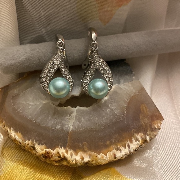 STRIKING green Pearl necklace matching Earring included - Picture 8 of 10